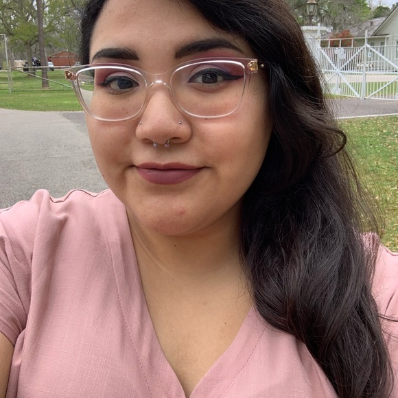 Meet your Posher, Valerie - Picture 7 of 7